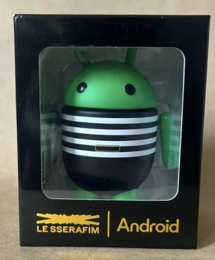 LE SSERAFIM - Sakura Android Mini Collectible